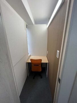 個室自習室の内観8